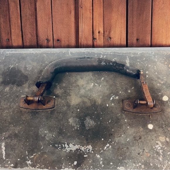 Vintage Metal Tackle & Tool Box – 22" Long – Classic Fishing Gear Organizer - Picture 5 of 12